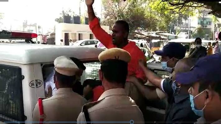 minister ktr tour in musheerabad, tension prevails between bjp and trs - bsb minister ktr tour in musheerabad, tension prevails between bjp and trs - bsb