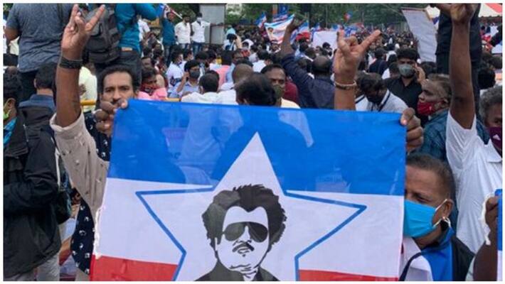 Thuglak attacked Rajini fans on joins dmk. admk issue Thuglak attacked Rajini fans on joins dmk. admk issue