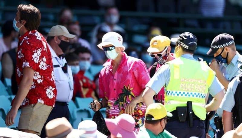 six Australian fans removed from scg after racial abuse on siraj