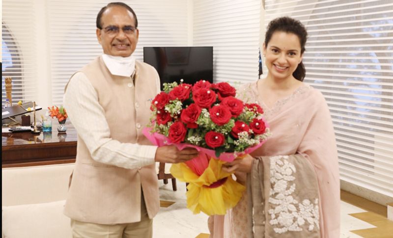 कंगना रानोट ने अपनी और सीएम के साथ हुई मुलाकत की तस्वीरों को शेयर करते हुए एक रोचक कैप्शन भी लिखा। उन्होंने लिखा कि मुख्यमंत्री जी से मिलने के बाद मुझे अहसास हुआ कि यहां की जनता उनको आखिर मामा क्यों कहती है। क्योंकि शिवराज जी काफी विनम्र और प्रेरणादायक स्वभाव के व्यक्ति हैं। वह बहुत ही जमीनी इंसान हैं, इसलिए लोग प्यार से उन्हें मामा कहकर पुकारते हैं।