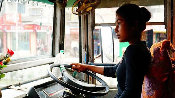 Indore Pink Bus Service Gets Its First Woman Driver Indore Pink Bus Service Gets Its First Woman Driver