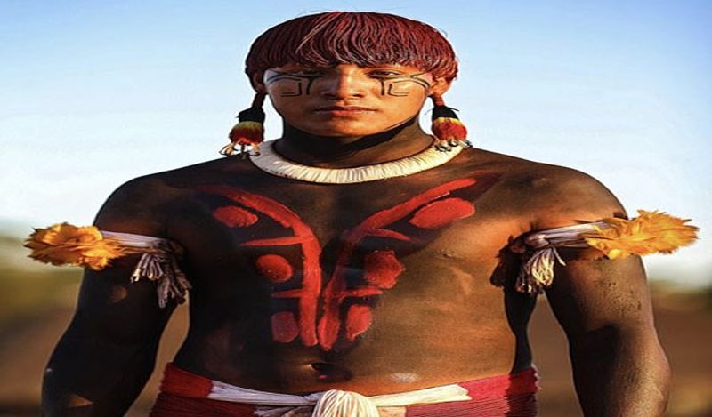 इन तस्वीरों को खींचने में फोटोग्राफर को काफी मुश्किलें आई। ना सिर्फ जान का खतरा बल्कि सही मोमेंट का भी इन्तजार करना पड़ा। इसके लिए कई महीनों तक उसे इन्तजार करना पड़ा। 
