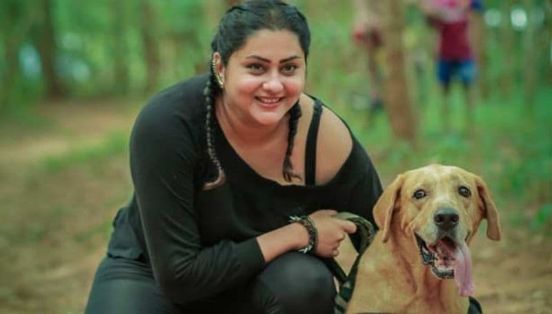
ஆரம்பத்தில் இவருக்கு ரசிகர்கள் மத்தியில் மிகப்பெரிய வரவேற்ப்பு இருந்த போதிலும் ஒரு சில காரணங்களால் இந்த நிகழ்ச்சியை விட்டு வெளியேற்றப்பட்டார் . 