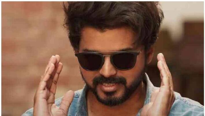 Breaking actor vijay meet fans in panaiyur office Breaking actor vijay meet fans in panaiyur office