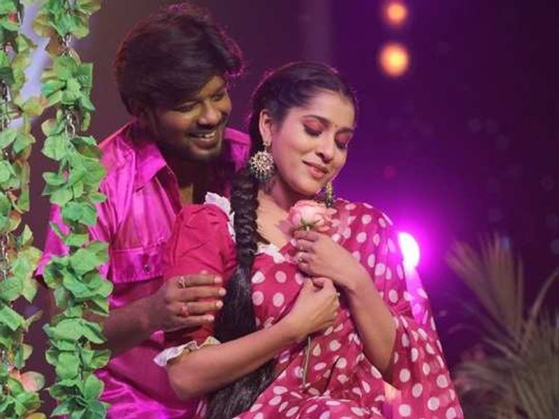 hyper aadhi trying ti flirt dhee lady dancer nivedhitha ksr