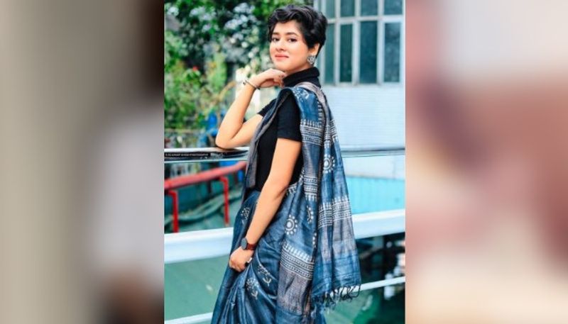 এবার অবশ্য নিজের ফোটোশ্যুট নয় নিজের ব্যক্তিগত জীবনই তুলে ধরলেন ইনস্টাগ্রামের ফিডে।
