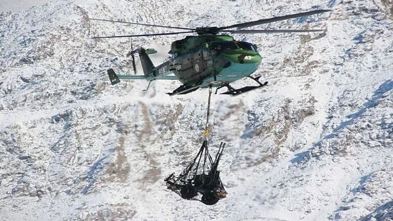 आर्मी एविएशन कॉर्प्स (Army Aviation Corps) ने साल 1987 में श्रीलंका में तमिल टाइगर्स के खिलाफ चलाए गए अभियान 'ऑपेशन पवन' (Operation Pawan) में अहम भूमिका निभाई थी। इस कॉर्प्स की 1999 में हुए करगिल युद्ध में भी बड़ी भूमिका रही। आर्मी एविएशन कॉर्प्स के हेलिकॉप्टर्स युद्ध के दौरान कई तरह के महत्वपूर्ण कामों को अंजाम देते हैं। ये कॉम्बैट, सर्च और रेस्क्यू के अलावा कैजुअल्टी इवैक्यूएशन के साथ ही जरूरी सामग्री सेना के जवानों तक पहुंचाते हैं। ये हेलिकॉप्टर डिजास्टर रिलीफ ऑपरेशन के काम में भी हिस्सा लेते हैं।