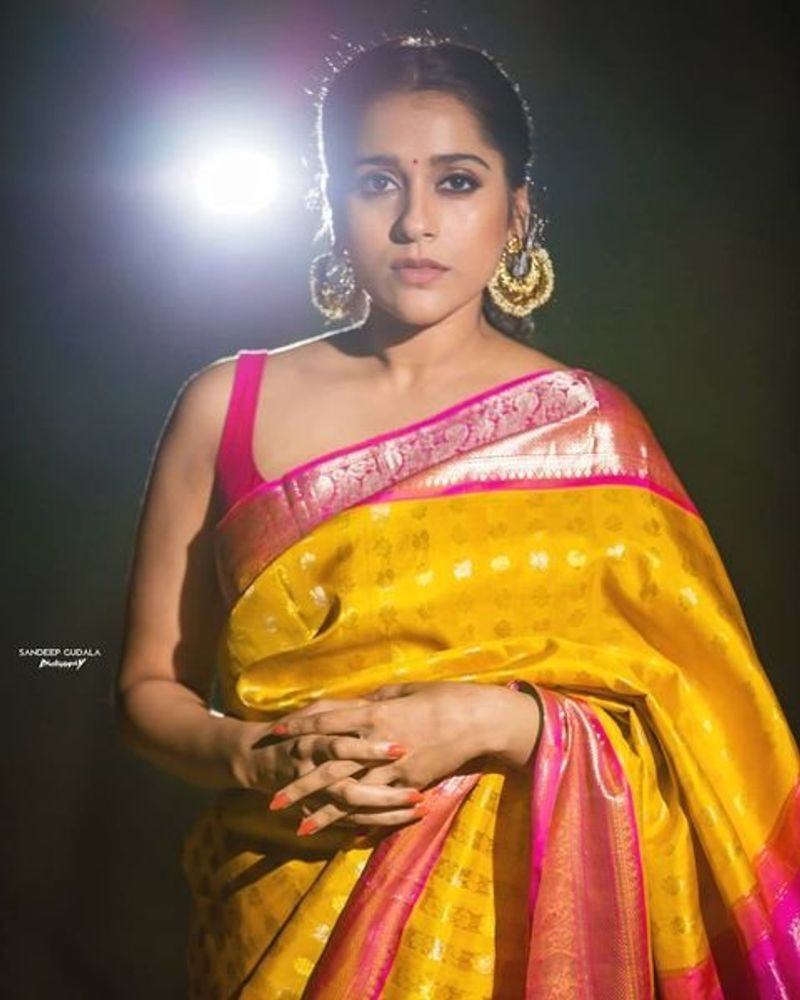 Most Common Mistakes every Girl must avoid while Wearing a Saree