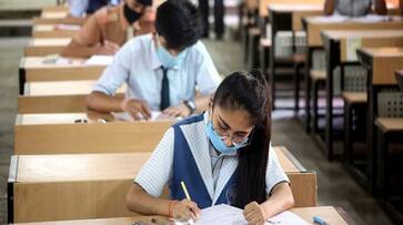 parents protest against declaring holidays for schools and shifting classes to online mode in delhi afe parents protest against declaring holidays for schools and shifting classes to online mode in delhi afe