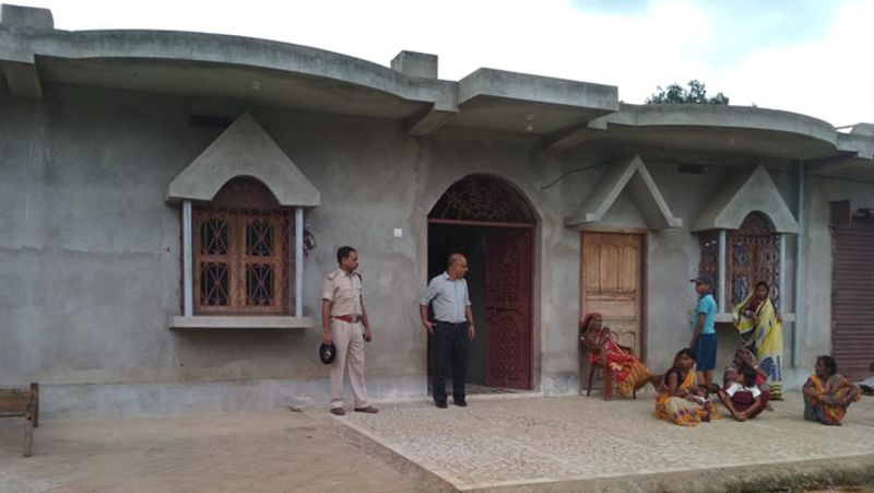 पिछले 3-4 सालों में यहां से 500 से ज्यादा ठगों को पकड़ा गया है। लेकिन सबूत नहीं होने पर सजा बमुश्किल कुछ लोगों को ही हो पाई। हालांकि प्रवर्तन निदेशालय (ईडी) ने ऐसे कई लोगों को अपने राडार पर ले रखा है, जिन्होंने बेहिसाब प्रॉपर्टी खरीद रखी हैं।
