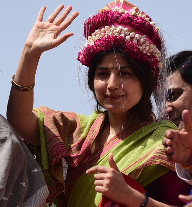डिंपल यादव ने साल 1993 में आर्मी पब्लिक स्कूल, लखनऊ से हाईकूल की परीक्षा पास की है। वहीं से उन्होंने 12वीं 1995 में पास की।

