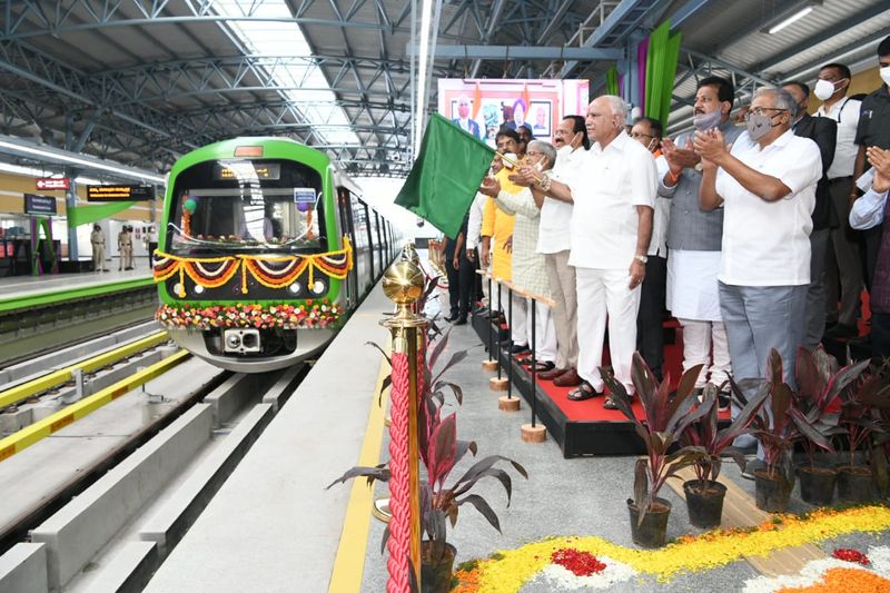 After missing several deadlines, the Yelachenahalli-Silk Institute line of Metro Phase-2 was inaugurated by Karnataka Chief Minister BS Yediyurappa and Union Minister for Housing and Urban Affairs Hardeep Singh Puri.
