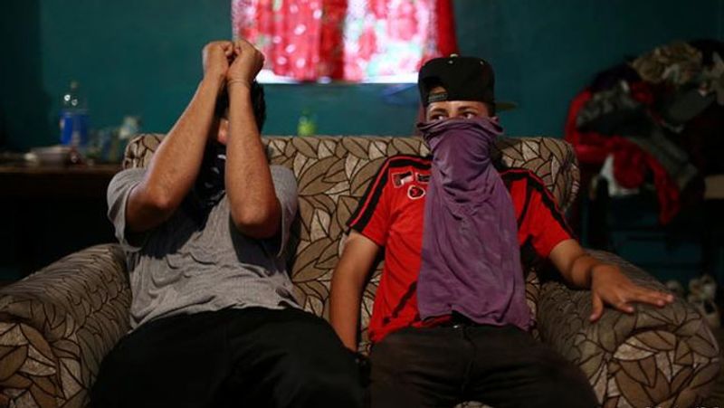 क्राइम में नंबर-5
होन्डुरास
यह सेंट्रल अमेरिकी देश है। इसकी आबादी करीब 97.5 करोड़ (2019) है।
गरीबी और राजनीतिक अस्थिरता के चलते इस देश में लोगों का जीनादूभर है। इसलिए यहां से बड़ी संख्या में लोग पलायन करते रहते हैं।
(फोटो क्रेडिट-Reuters)