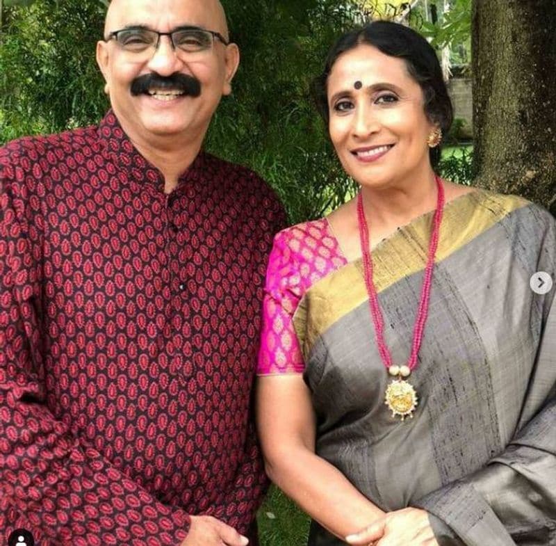 ಸುಧಾ ಅಮ್ಮ ಪಾತ್ರದಲ್ಲಿ ಕಾಣಿಸಿಕೊಂಡಿರುವ ಖ್ಯಾತ ಕುಚುಪುಡಿ ನೃತ್ಯಗಾರ್ತಿ ವೈಜಯಂತಿ ಕಾಶಿ.