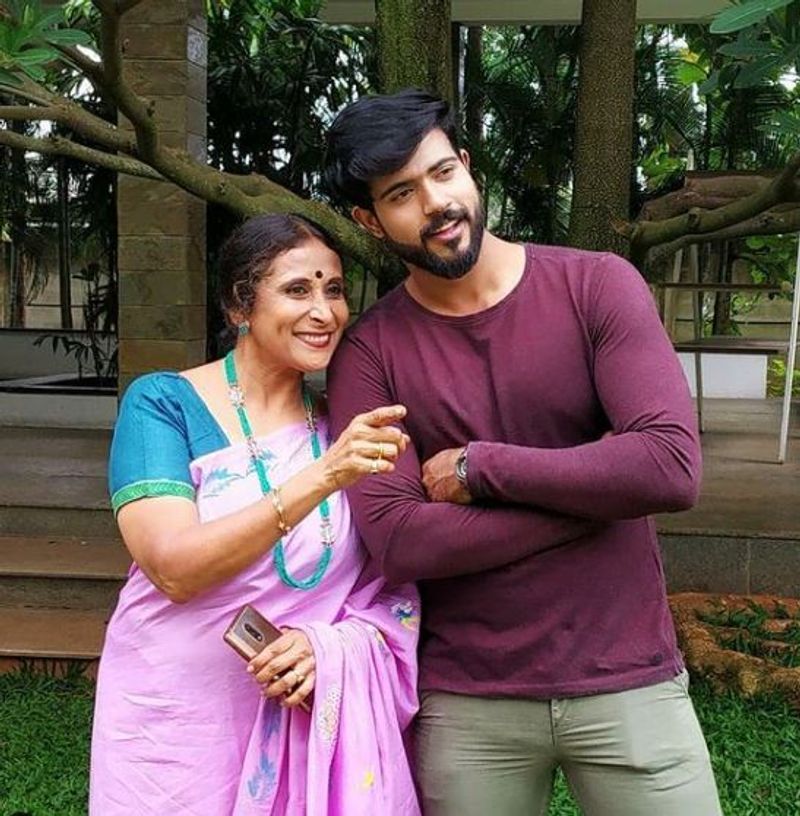 ಕುಚುಪುಡಿ ನೃತ್ಯಗಾರ್ತಿಯಾಗಿರುವ ವೈಜಯಂತಿ ಅನೇಕ ಕನ್ನಡ ಸಿನಿಮಾಗಳಲ್ಲಿಯೂ ಅಭಿನಯಿಸಿದ್ದಾರೆ.