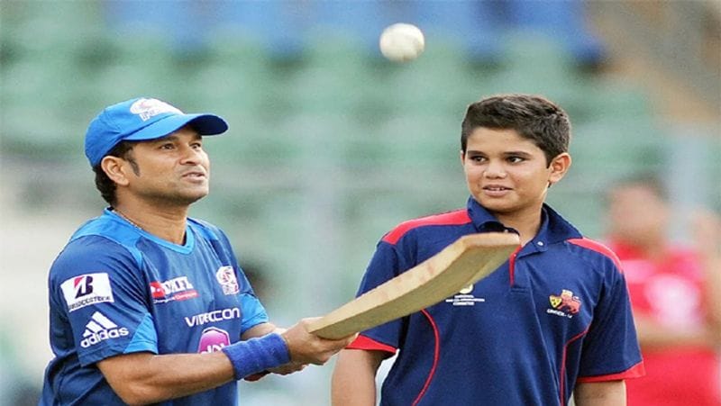 అతను ఇంకా కెరీర్ ప్రారంభించనే లేదు... అప్పుడు అర్జున్ క్రికెట్ను చంపేయకండి...’ అంటూ ట్వీట్ చేశాడు ఫరాన్ అక్తర్...
