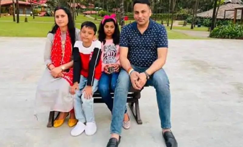 बता दें कि 12 जनवरी को नवारदात शास्त्री नगर थाना अंतर्गत पुनाइचाक इलाके में कुछ लोगों ने रूपेश कुमार की गोली मार दी गई थी। वह इस दौरान ड्यूटी से वापस घर लौट रहे थे। आनन-फानन में पुलिस मौके पर पहुंची और जांच में जुट गई है। घायल अवस्था में रूपेश कुमार को नजदीकी निजी अस्पताल में भर्ती कराया गया है। जहां उनकी मौत हो गई थी।
