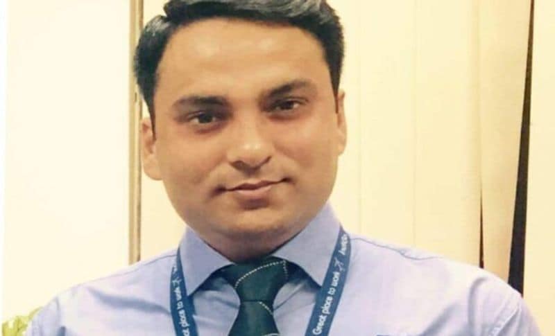 पत्नी नीतू सिंह बिलखते हुए बोली-मैंने गोवा घूमने के दौरान पति रुपेश सिंह के साथ तरह-तरह के सपने संजोए थे। आने वाले फ्यूचर को लेकर कई सपने देखे थे। उन्होंने कहा कि रोज की ही तरह मंगलवार की सुबह रुपेश को ड्यूटी पर भेजा था। लेकिन मुझे क्या पता था कि वह लौट कर नहीं आएंगे। 12 जनवरी को खून से लथपथ पति को देखकर मेरा कलेजा फट गया था। हत्यारों ने मेरा सब कुछ उजाड़ दिया, अब किसके सहारे जीऊंगी।
