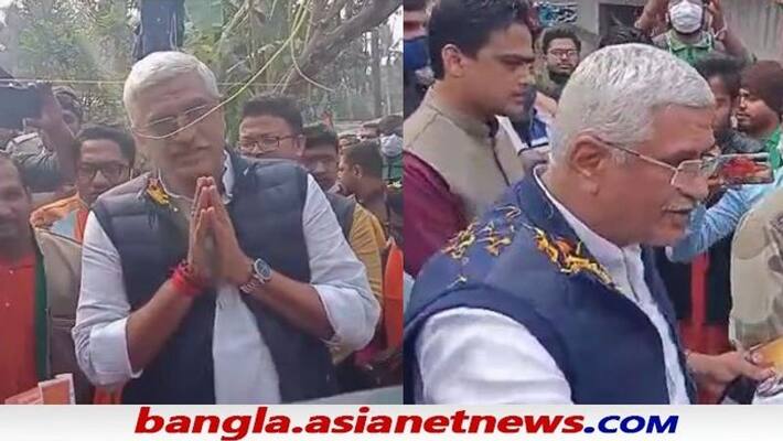 Union Minister Gajendra Singh Shekhawat arrived at Thakur bari on Friday RTB Union Minister Gajendra Singh Shekhawat arrived at Thakur bari on Friday RTB
