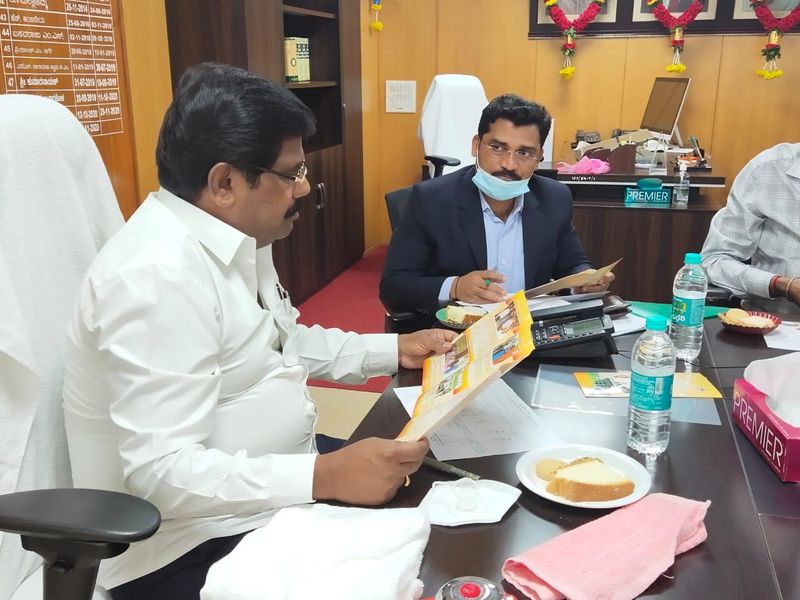ಅದಂತೆ ನಾಗೇಶ್ ಅವರು ಇಂದು (ಶುಕ್ರವಾರ) ಅಂಬೇಡ್ಕರ್ ಅಭಿವೃದ್ಧಿ ನಿಗಮ ದ ಅಧ್ಯಕ್ಷರಾಗಿ ಅಧಿಕಾರ ಸ್ವೀಕಾರ ಮಾಡಿದರು.