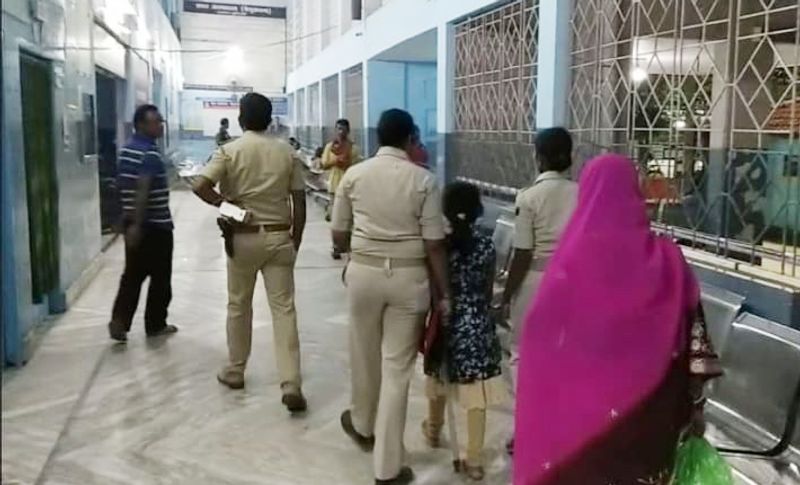 <p>సదరు మహిళ పోలీసులకు చెప్పిన వివరాల ప్రకారం.. తాను నిద్రపోయిన తర్వాత ఓ రోజు అర్థరాత్రి రెండు గంటల సమయంలో.. తన కూతురు ఏడస్తున్నట్లుగా వినిపించిందని చెప్పింది. </p>