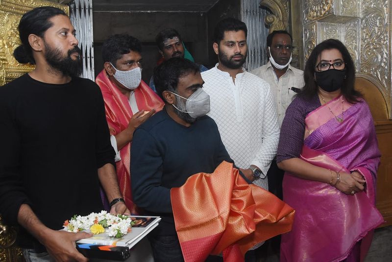 ನಿರ್ಮಾಪಕ ಕೆಪಿ ಶ್ರೀಕಾಂತ್ ಈ ಸಂದರ್ಭದಲ್ಲಿ ಹಾಜರಿದ್ದು ತಂಡಕ್ಕೆ ಬಲ ತುಂಬಿದರು.