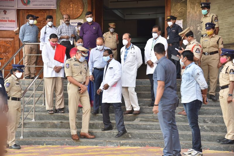గాంధీ హాస్పిటల్లో కరోనా వ్యాక్సినేషన్ కార్యక్రమం