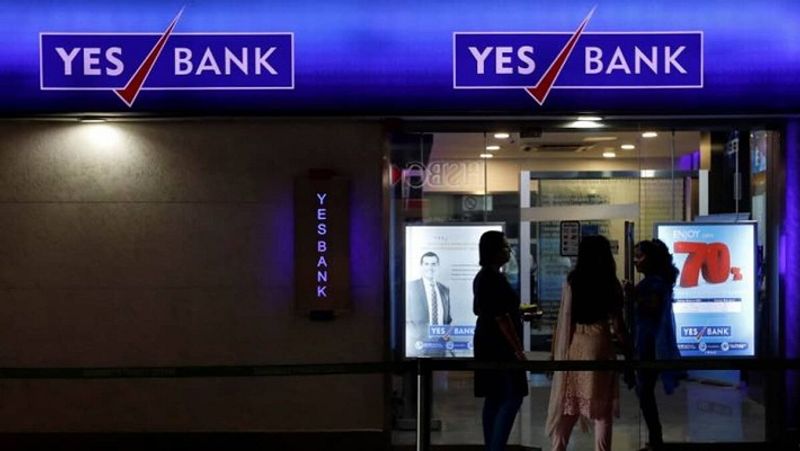 यस बैंक के वेलनेस प्लस कार्ड की कीमत 2,999 रुपए है। साथ में टैक्स भी लगेगा। इसमें फार्मेसी से जुड़े हर 2000 रुपए के खर्च पर 30 रिवॉर्ड पॉइंट्स मिलेंगे। दूसरे मद में हर 200 रुपए के खर्च पर 6 रिवॉर्ड पॉइंट्स मिलेंगे। इसके साथ सालाना प्रिवेन्टिव हेल्थ चेकअप की सुविधा भी मिलेगी। यह कार्ड लेने पर हर महीने 12 फिटनेस सेशन होंगे। इसमें जिम, योगा और जूम्बा के ऑप्शन शामिल हैं। इसके साथ कॉल पर अनलिमिटेड डॉक्टर कन्सल्टेशन की सुविधा मिलेगी। इसमें घरेलू एयरपोर्ट लॉन्ज एक्सेस और कॉन्टैक्टलेस पेमेंट की भी सुविधा है। (फाइल फोटो)
