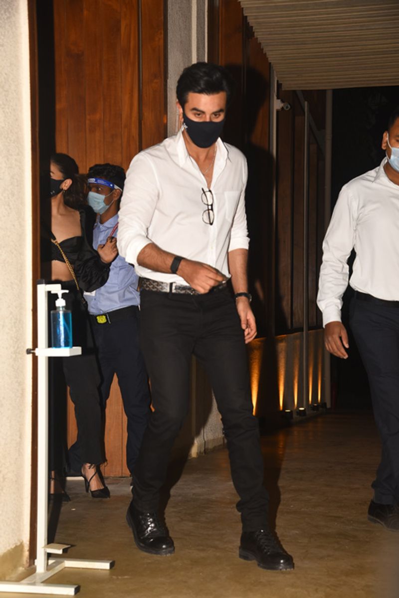 Deepika, Ranbir Spotted In Matching Louis Vuitton Face Mask. Can You Guess  The Price?