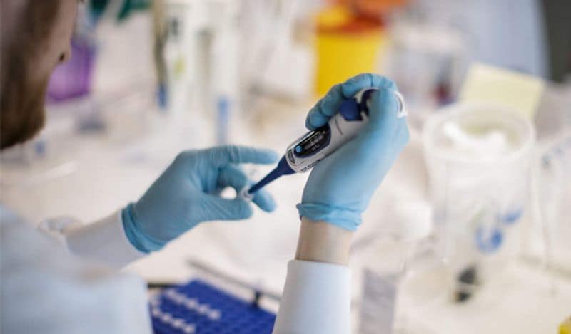 <p>The Indian Council of Medical Research (ICMR) said that a total of 25,14,39,598 samples have been tested for Covid-19, up to April 6. Of these, 12,08,329 samples were tested on Wednesday.</p>