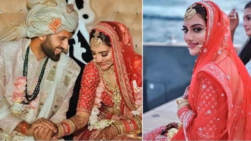 <p><br />
নুসরতকে ইনস্টা থেকে আনফলো করার পর একাধিক ছবিও মুছে দিয়েছিলেন নিখিল জৈন।<br />
২০১৯ সালে ১৯ জুন নিখিল জৈনর সঙ্গে গাটছড়া বেঁধেছিলেন সাংসদ অভিনেত্রী নুসরত। তারপর থেকে একাধিক ছবিতে ভরে গিয়েছিল সোশ্যাল মিডিয়ার পাতা। বিয়ের দেড় বছরের মাথাতেই তার ফুলস্টপ টেনেছেন সাংসদ অভিনেত্রী। </p>