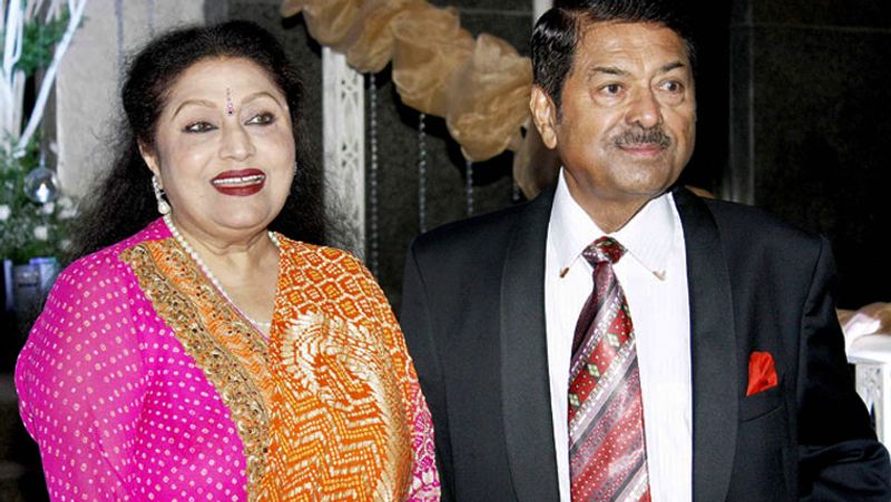 2012 में उन्होंने एक इंटरव्यू में कहा था- मैं टीवी शो में काम नहीं करना चाहती थी। इसके बजाय मैं अपनी पुरानी फिल्में देखकर और ट्रेवल करके लाइफ को एन्जॉय कर रही हूं। मेरे हसबैंड को कभी-कभी हमारे खोए हुए बच्चे की याद आ जाती है। अगर वह जिंदा होता तो आज 30 साल का हो गया होता। 
