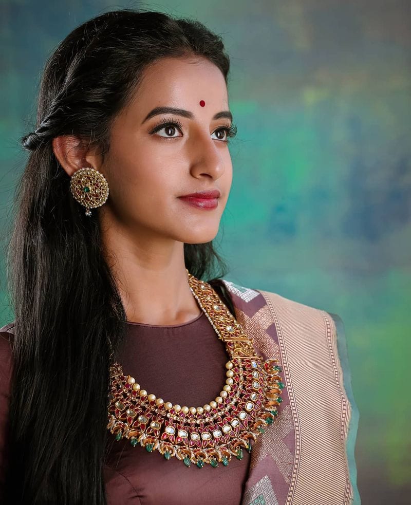 అలాగే భరతనాట్యం, కూచిపూడి వంటి నృత్యాల్లోనూ మంచి ప్రావీణ్యం.