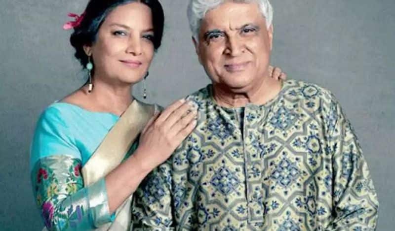 बताया जाता है कि जावेद उस समय शबाना के पिता से कविता की लेखने की गुर सीख रहे थे। हालांकि, वो पहले से ही अच्छा लिखते थे, लेकिन वो उनसे और भी अच्छा लिखने के लिए मुलाकात किया करते थे। इसी दौरान शबाना और जावेद ने एक-दूसरे से बात करना शुरू कर दिया। दोनों की ये बात कब प्यार में बदल गई दोनों में से किसी को भी पता नहीं चला। 