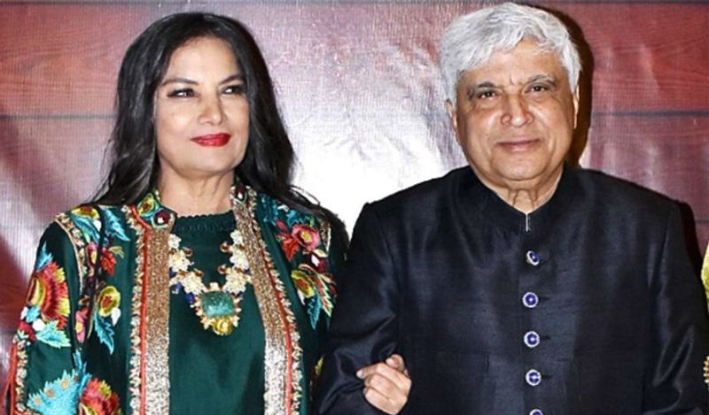 इधर हनी को जैसे ही ये एहसास हुआ कि उनका पति अब उनसे प्यार नहीं करता, उन्होंने जावेद को शबाना के पास जाने के लिए कह दिया। 