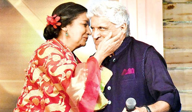 हनी से तलाक लेने के बाद जावेद और शबाना ने अपने छह साल लंबे रिश्ते को नाम दिया और 1984 में मुस्लिम रीति-रिवाज से दोनों ने निकाह कर दिया। 