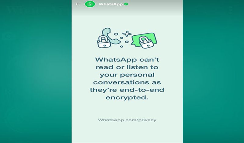 WhatsApp पर इल्जाम लग रहा है कि वो अपने यूजर्स के चैट पढ़ेगा। लेकिन इसे लेकर WhatsApp ने साफ़ किया कि वो चैट नहीं पढ़ेंगे और चैट एंड टू एंड इन्क्रिप्टेड रहेंगे। 