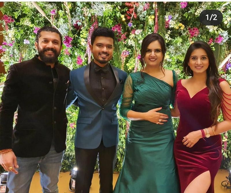 ಬೆಂಗಳೂರಿನ ಎಂಜಿ ರಸ್ತೆಯಲ್ಲಿ ಐಷಾರಾಮಿ ಹೋಟೆಲ್ನಲ್ಲಿ ನಡೆಯಿತು ನಿಹಾರಿಕಾ ಆರತಕ್ಷತೆ ಕಾರ್ಯಕ್ರಮ.