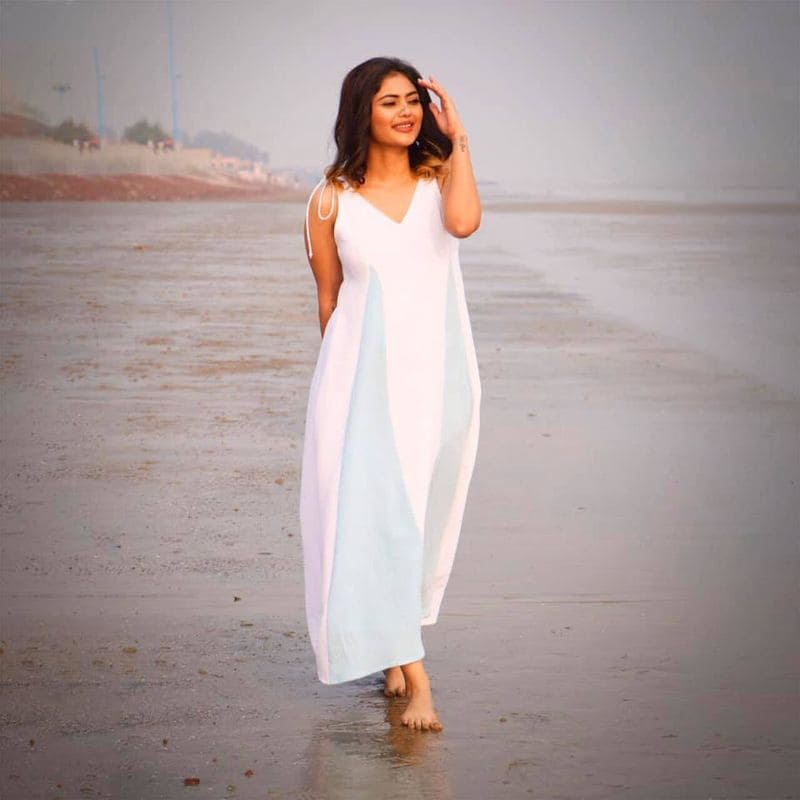 এ কোন সকাল, রাতের চেয়েও অন্ধকার। এই ছিল প্রতিবাদের নাম। যেখানে একজোট হন তারকারা।