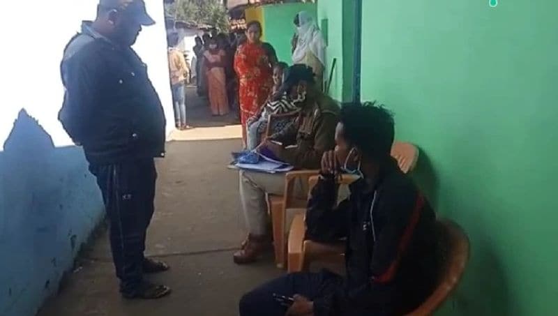शव को घर के पीछे बनी झोपड़ी में छिपा दिया था। इसके बाद बदबू न आए, इसलिए परफ्यूम भी डाला गया। वहीं, 14 जनवरी को मोहल्ले के लोगों से पता चला कि श्रीराम हुरमाड़े के घर के पीछे बाड़ी में बनी टपरिया से बदबू आ रही है। उसकी लड़की देखने के लिए जाने नहीं दे रही है।