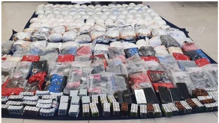 Four people arrested in Oman for possession of illegal drugs Four people arrested in Oman for possession of illegal drugs