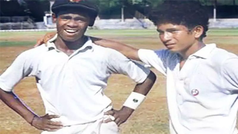 बचपन से ही क्रिकेट खेलने का जब्जा दिल में रखे कांबली ने स्कूल में ही अपने दोस्त सचिन के साथ वर्ल्ड रिकॉर्ड बना लिया था। तेंदुलकर और कांबली ने शारदाश्रम स्कूल की तरफ से खेलते हुए 664 रनों की साझेदारी की थी। कांबली ने इस दौरान नॉटआउट 349 रन बनाए थे।