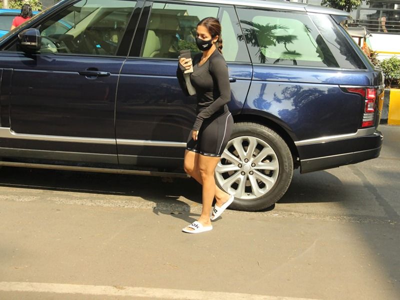 While another wrote, "Abhi lag rahi hain aged...she is getting old'. Some came out in support of the actress calling the visibility of stretch marks absolutely normal.