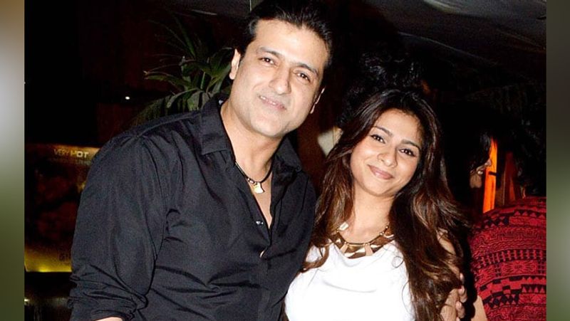 सीजन 7 के सबसे आक्रामक कंटेस्टेंट अरमान कोहली ही थे। घर के अंदर ही दोनों के अफेयर की खबरों ने काफी तूल पकड़ा था। लड़ाई-झगड़े के बीच तनीषा हमेशा अरमान को सपोर्ट करती नजर आती थीं। घर से बाहर आने के बाद तनीषा ने कुबूल किया था कि उन्हें अरमान पसंद है, लेकिन उनमें टैंपर इश्यू भी है। 
