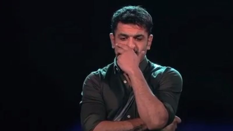 आपको बता दें कि एजाज खान को आज रात यानी सोमवार को शो से बाहर का रास्ता दिखा जाएगा। माना जा रहा है कि वो शो में वापस जरूर आएंगे। 