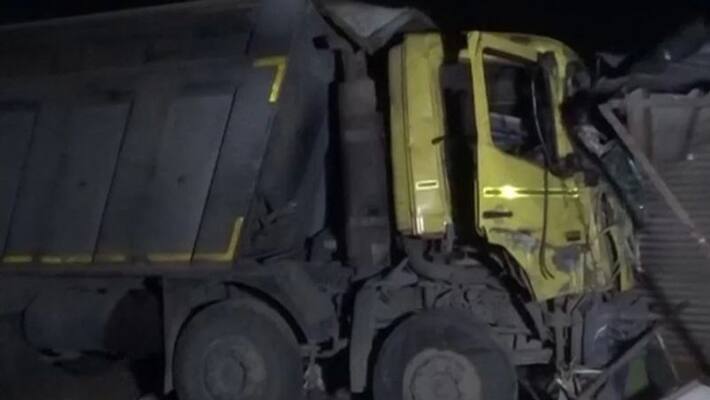 13 people sleeping on road in Gujarat died in road accident kpn 13 people sleeping on road in Gujarat died in road accident kpn