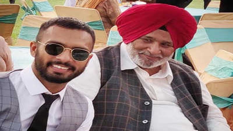 बता दें कि मनदीप सिंह वही खिलाड़ी हैं, जिन्होंने आईपीएल 2020 के दौरान अपने पिता को खोया था। इसके बाद वह सनराइजर्स हैदराबाद के खिलाफ मैच में अपनी टी-शर्ट पर काली पट्टी बांधकर मैदान पर उतरे थे। वहीं, दूसरे मैच में केकेआर के खिलाफ अर्धशतक बनाकर उन्होंने अपने पिता को श्रद्धांजलि दी थी।
