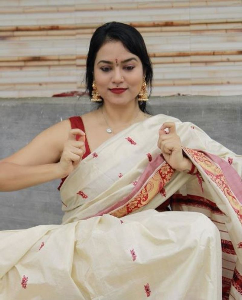 2015ರಲ್ಲಿ ದುರ್ಗಾ ಧಾರಾವಾಹಿಯಲ್ಲಿ ನಟಿಸಿದ್ದಾರೆ.