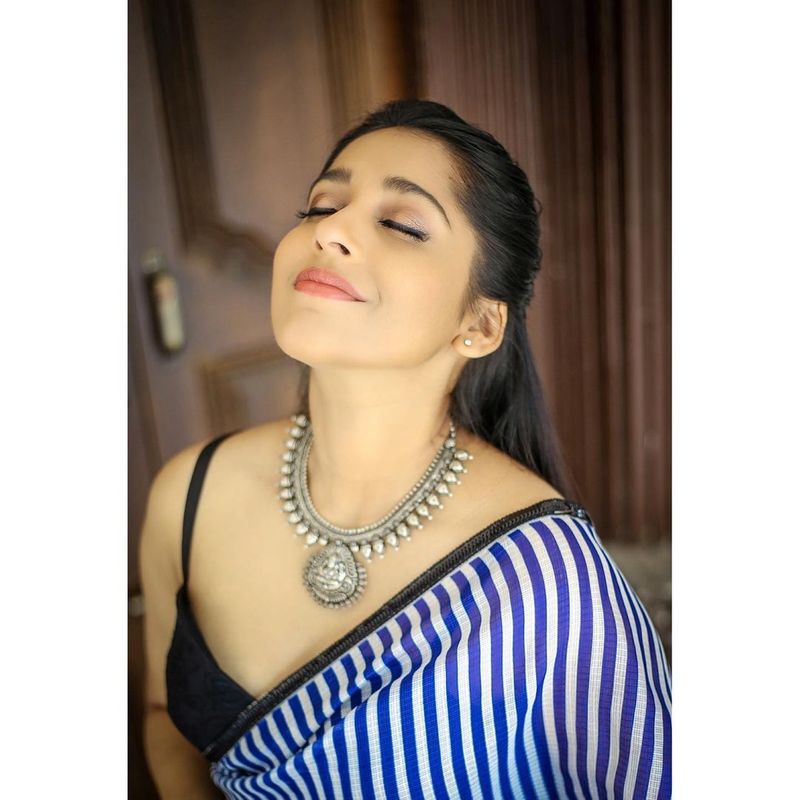 ఆ మధ్య ఓ ఇంటర్వ్యూలో సుధీర్ తో పెళ్లి విషయంపైన కూడా రష్మి స్పందించారు. ప్రస్తుతం తన ఫోకస్ మొత్తం కెరీర్ పైనే అన్న రష్మీ గౌతమ్, పెళ్లి గురించి తర్వాత ఆలోచిస్తాను అన్నారు.
