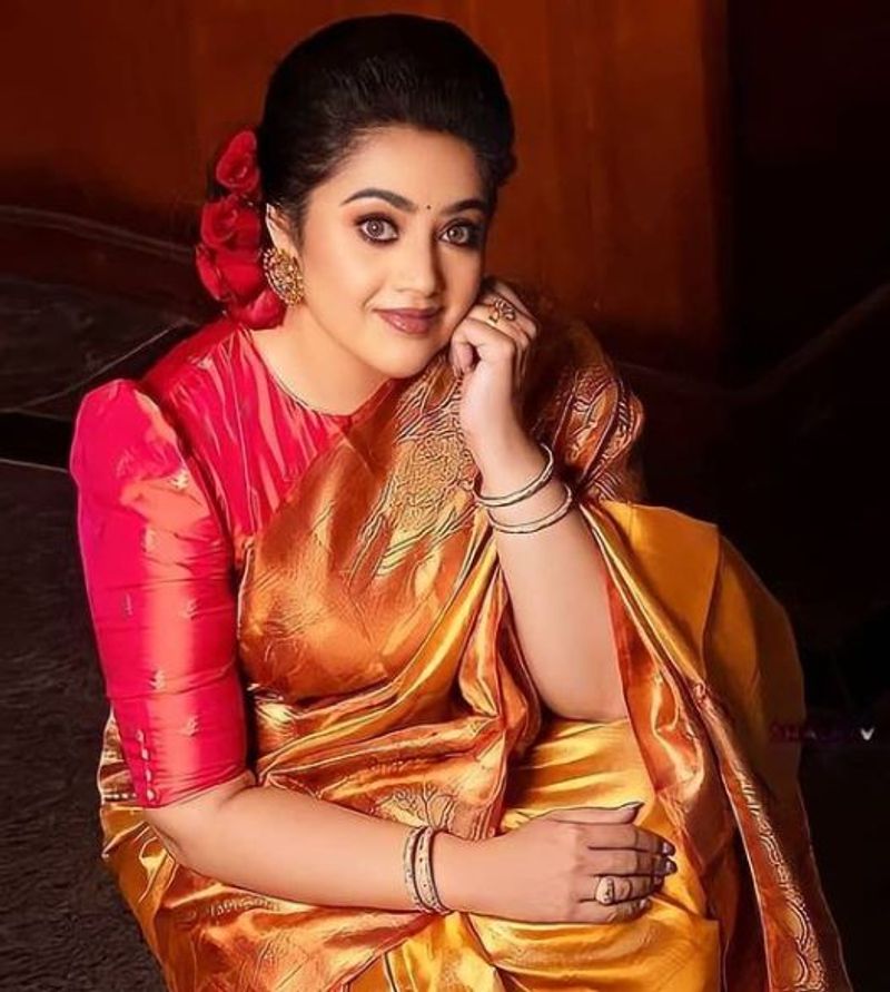 கொரோனா பிரச்சனைக்கு பின், கடந்த மாதம் துவங்கிய இந்த படத்தின் படப்பிடிப்பில் பல்வேறு பாதுகாப்புகளை மீறி, நான்கு பேர் கொரோனாவால் பாதிக்கப்பட்டனர். எனவே தற்போது இந்த படத்தின் படப்பிடிப்பு நிறுத்திவைக்கப்பட்டுள்ளது.
